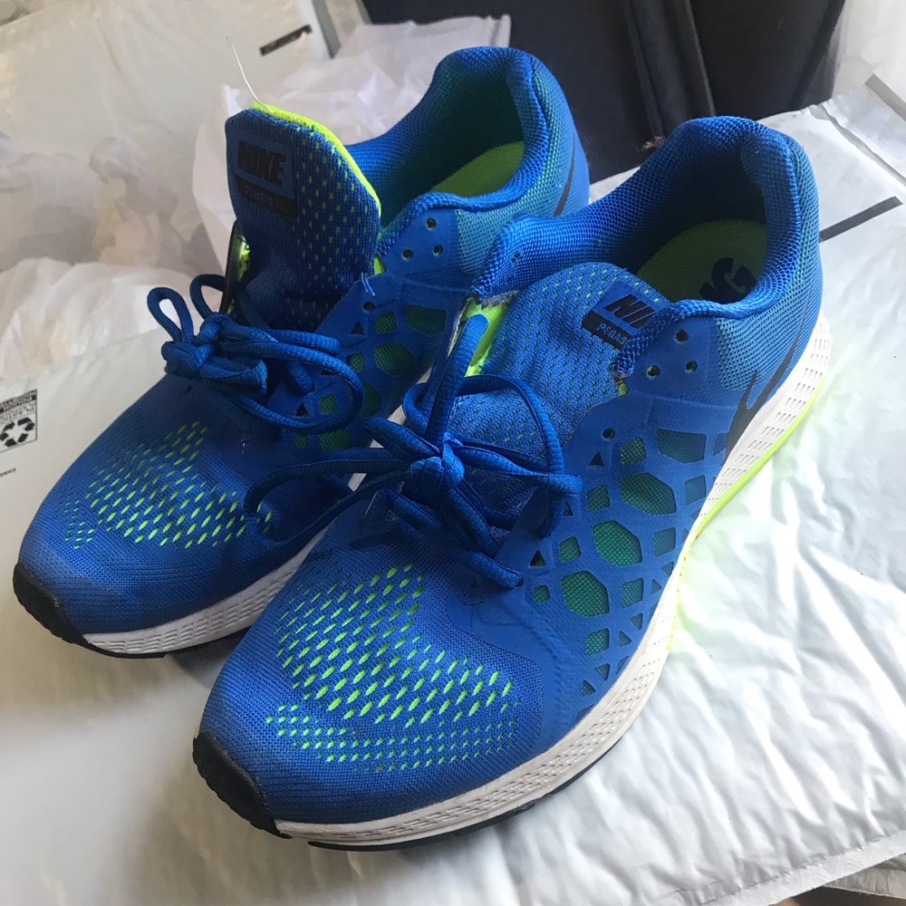 Nike men’s sneakers running size 10